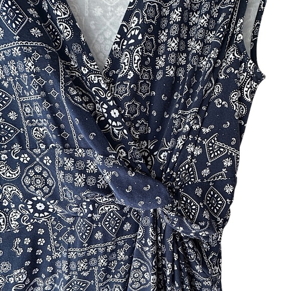 LANDS’ END | NWOT SLEEVELESS TWIST FRONT DRESS COTTON JERSEY NAVY & WHITE MEDIUM - Picture 3 of 9